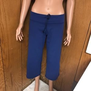 Lululemon Wide Leg Capri Size 8 Color Blue